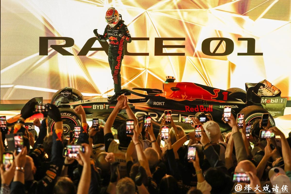 F1美国站:维斯塔潘杆位夺冠 诺里斯亚军勒克莱尔第3 F1美国站:维斯塔潘杆位夺冠 诺里斯亚军勒克莱尔第3